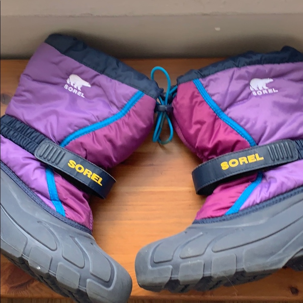 Snow boots